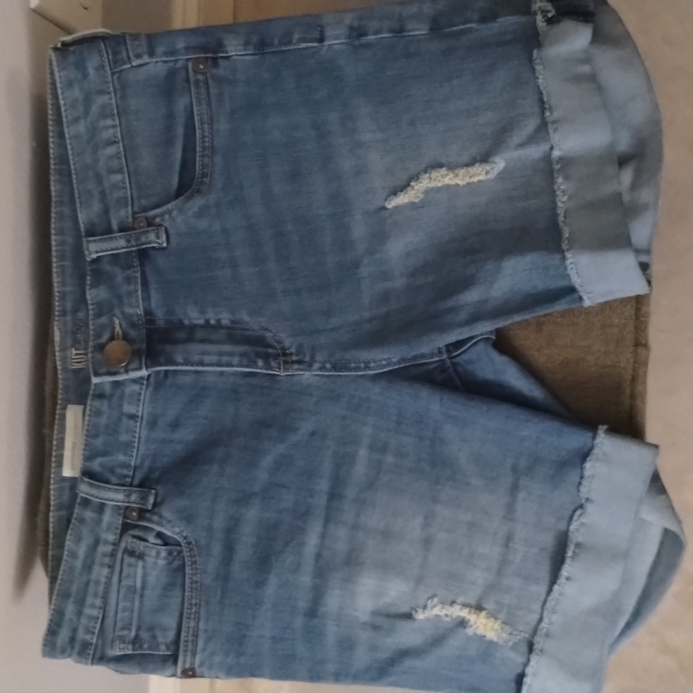 Kut from the Kloth Catherine Midi Distressed Boyfriend Shorts